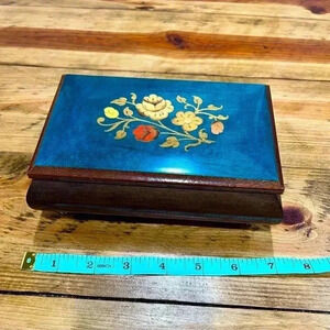 Scultura Di G. Armani Italian Inlayed Music box, jewelry box, trinket box